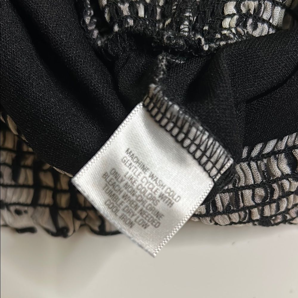 Zebra Print Women's Top size 2X black white ruffle blouse - Picture 7 of 7
